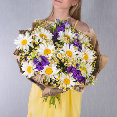 Букет с ромашки с эустомой "Нежное утро" N 36427