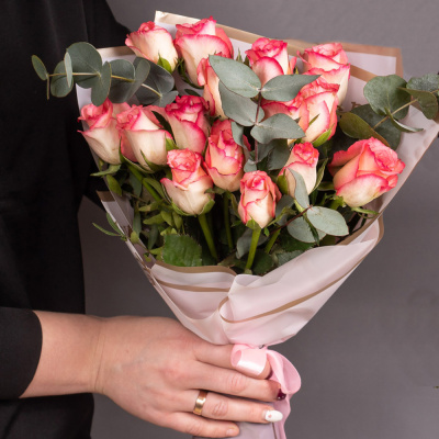 Букет из Кенийских розовых роз 15 шт. N 28447-Р Букет из Кенийских розовых роз 15 шт. N 28447-Р