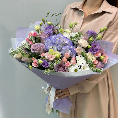 Букет с гортензией и розами N 66829