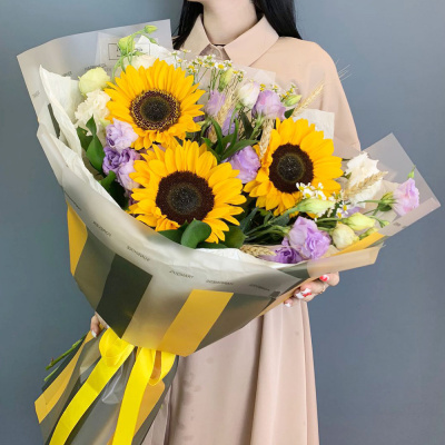 Букет с подсолнухами и эустомой N 66668