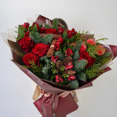Зимний букет с красными розами "Красный бархат" N 90876 