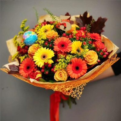 Букет "Бархатный сезон" из герберы, гиперикума и розы эквадор N 7705 Букет "Бархатный сезон" из герберы, гиперикума и розы эквадор N 7705