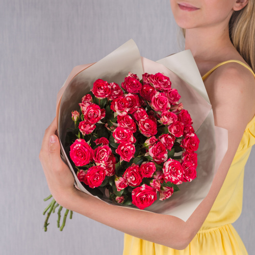 Букет розовых кустовых роз арт. 38363-Р