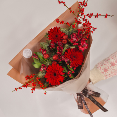 Букет От Деда Мороза с илексом и нобилисом N 72282