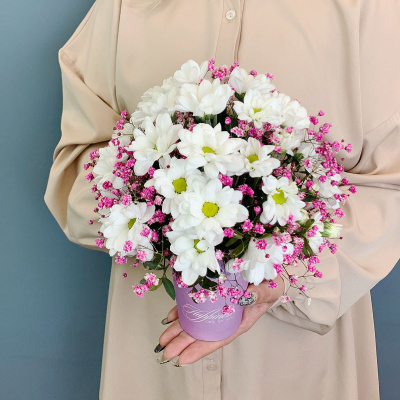 Стаканчик с хризантемой и розовой гипсофилой N 66995-Р