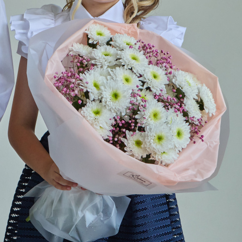 Букет школьный с хризантемой и гипсофилой РОЗОВЫЙ N 84572-Р